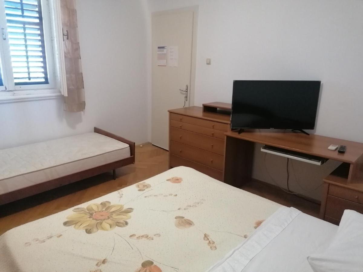 פודסטראנה Apartments And Rooms Tomas מראה חיצוני תמונה