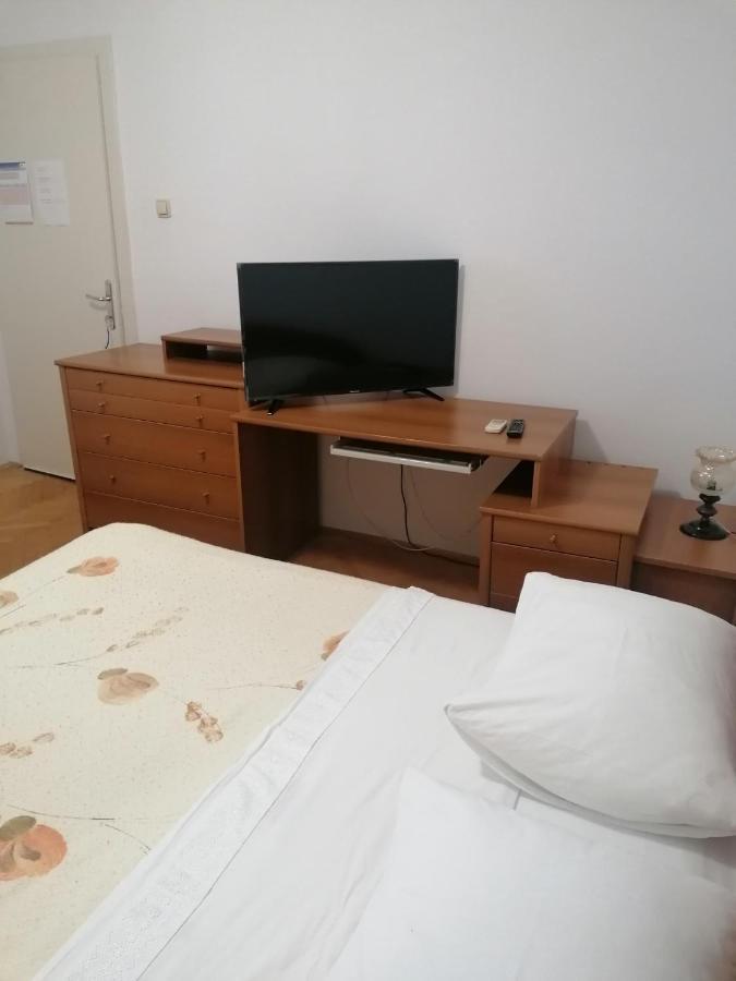 פודסטראנה Apartments And Rooms Tomas מראה חיצוני תמונה