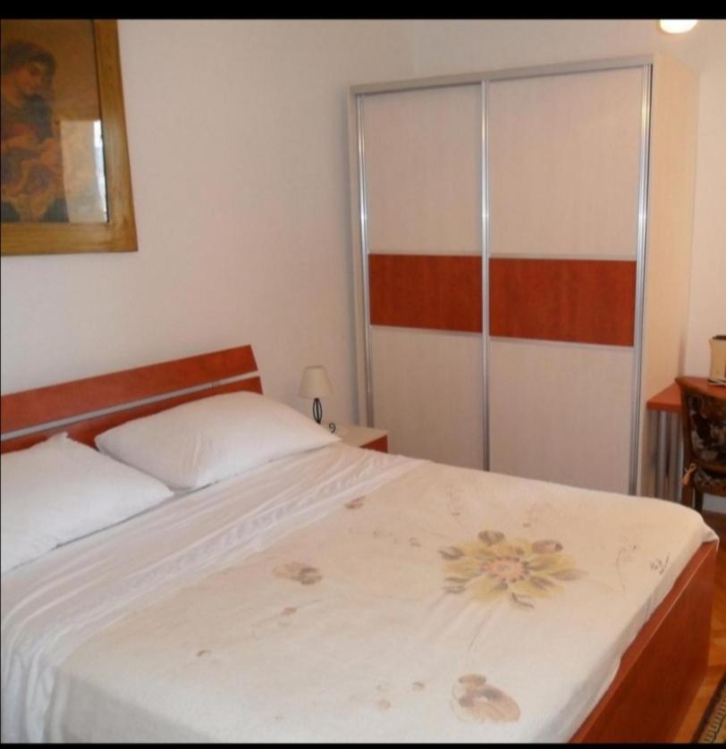 פודסטראנה Apartments And Rooms Tomas מראה חיצוני תמונה