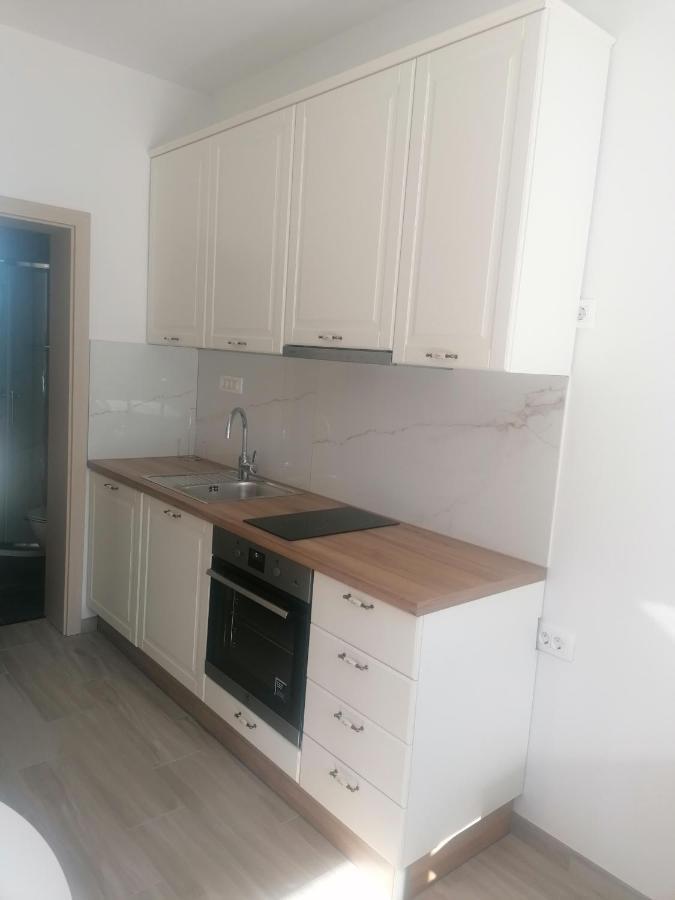 פודסטראנה Apartments And Rooms Tomas מראה חיצוני תמונה