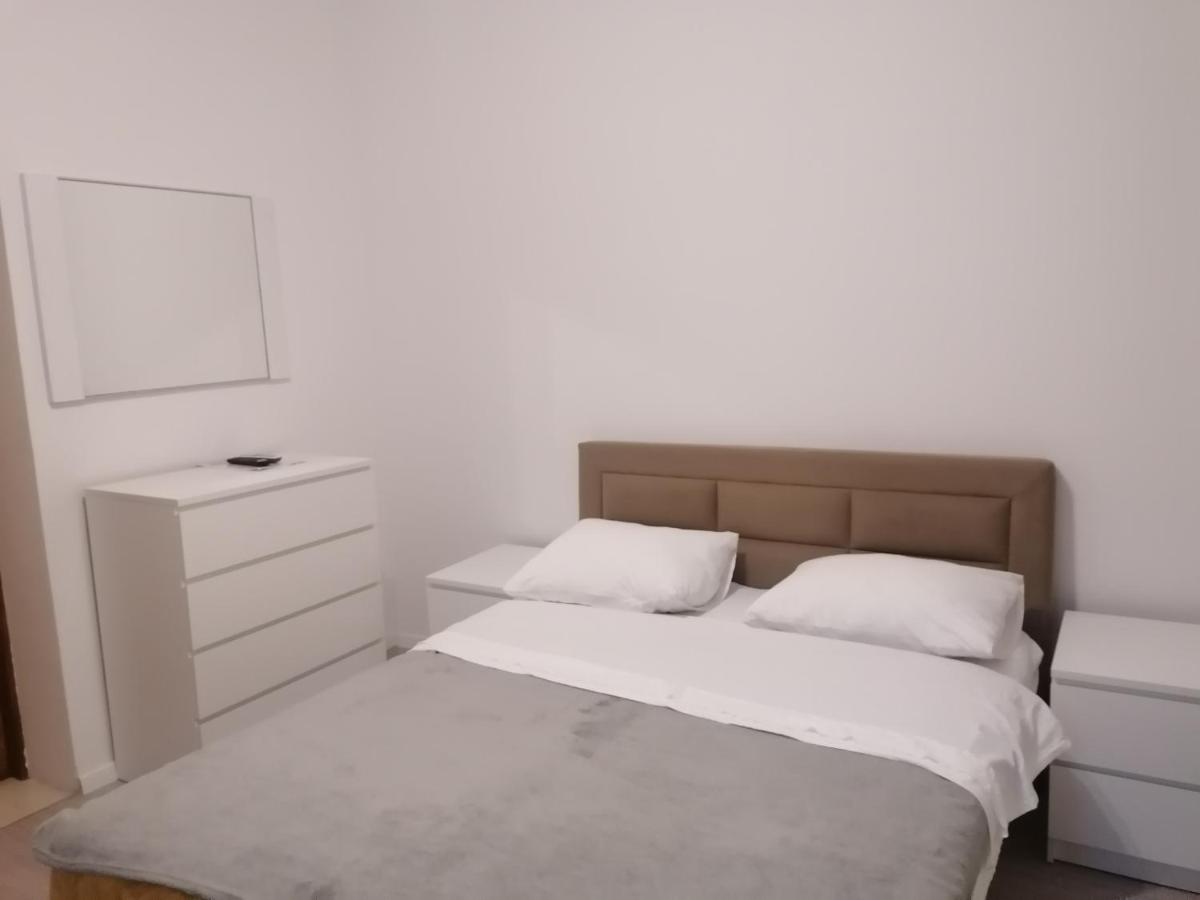 פודסטראנה Apartments And Rooms Tomas מראה חיצוני תמונה