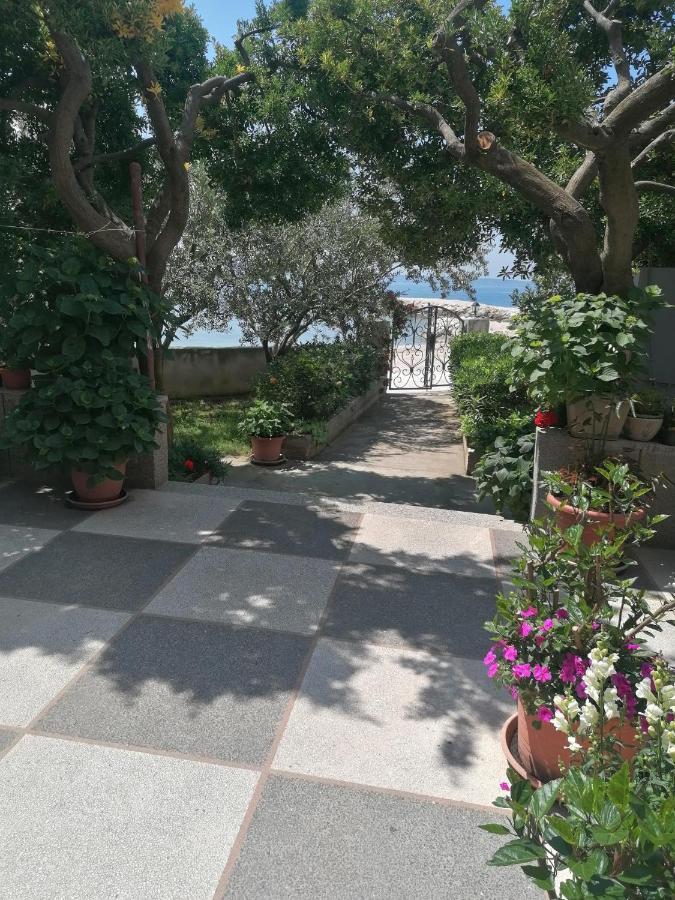פודסטראנה Apartments And Rooms Tomas מראה חיצוני תמונה
