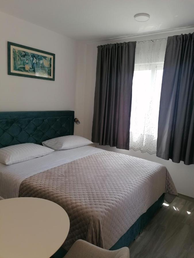 פודסטראנה Apartments And Rooms Tomas מראה חיצוני תמונה