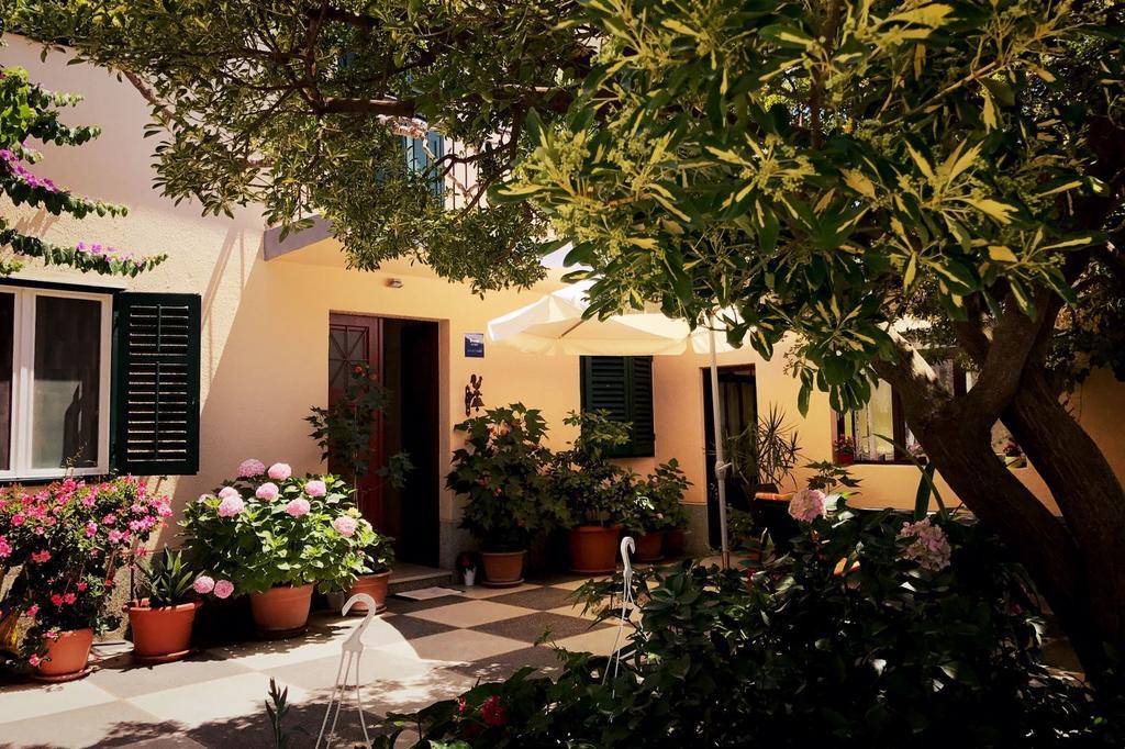 פודסטראנה Apartments And Rooms Tomas מראה חיצוני תמונה