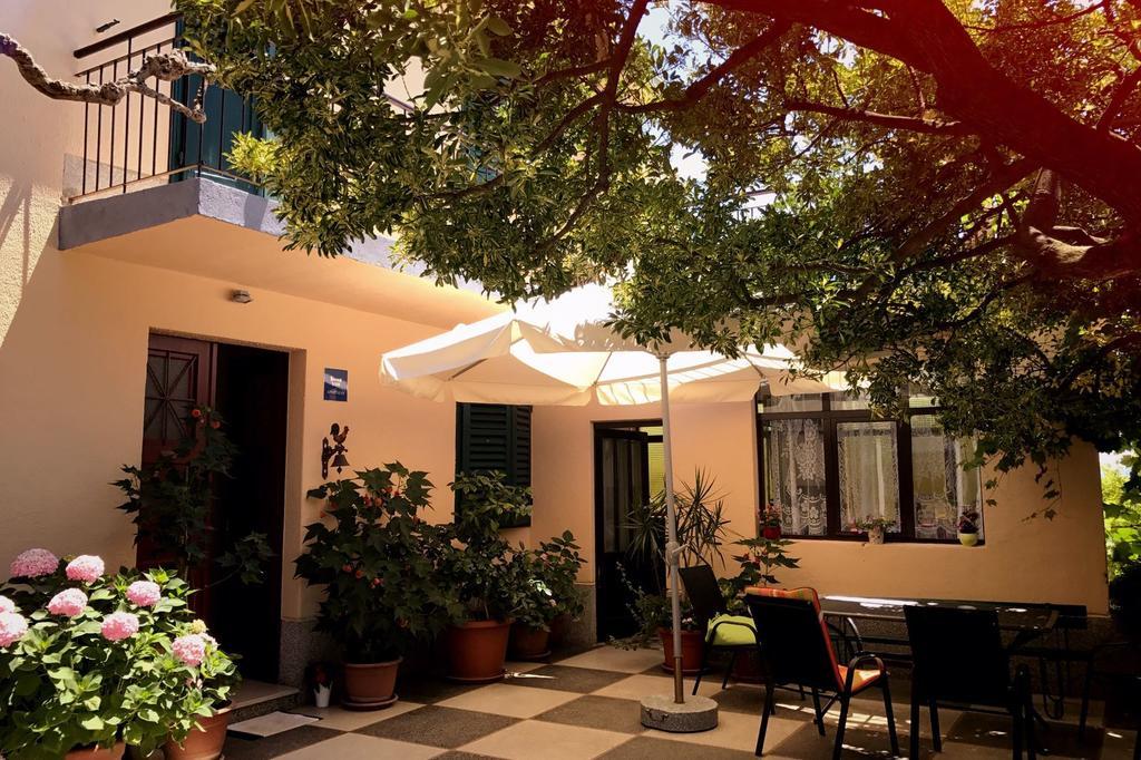 פודסטראנה Apartments And Rooms Tomas מראה חיצוני תמונה