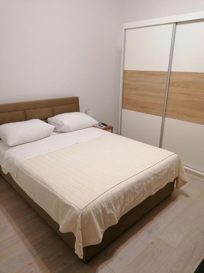 פודסטראנה Apartments And Rooms Tomas מראה חיצוני תמונה